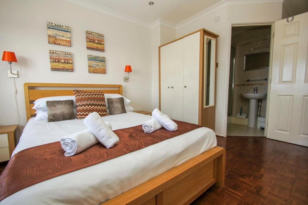 Britannia Harbour View - Parking - By Lets Apartment *