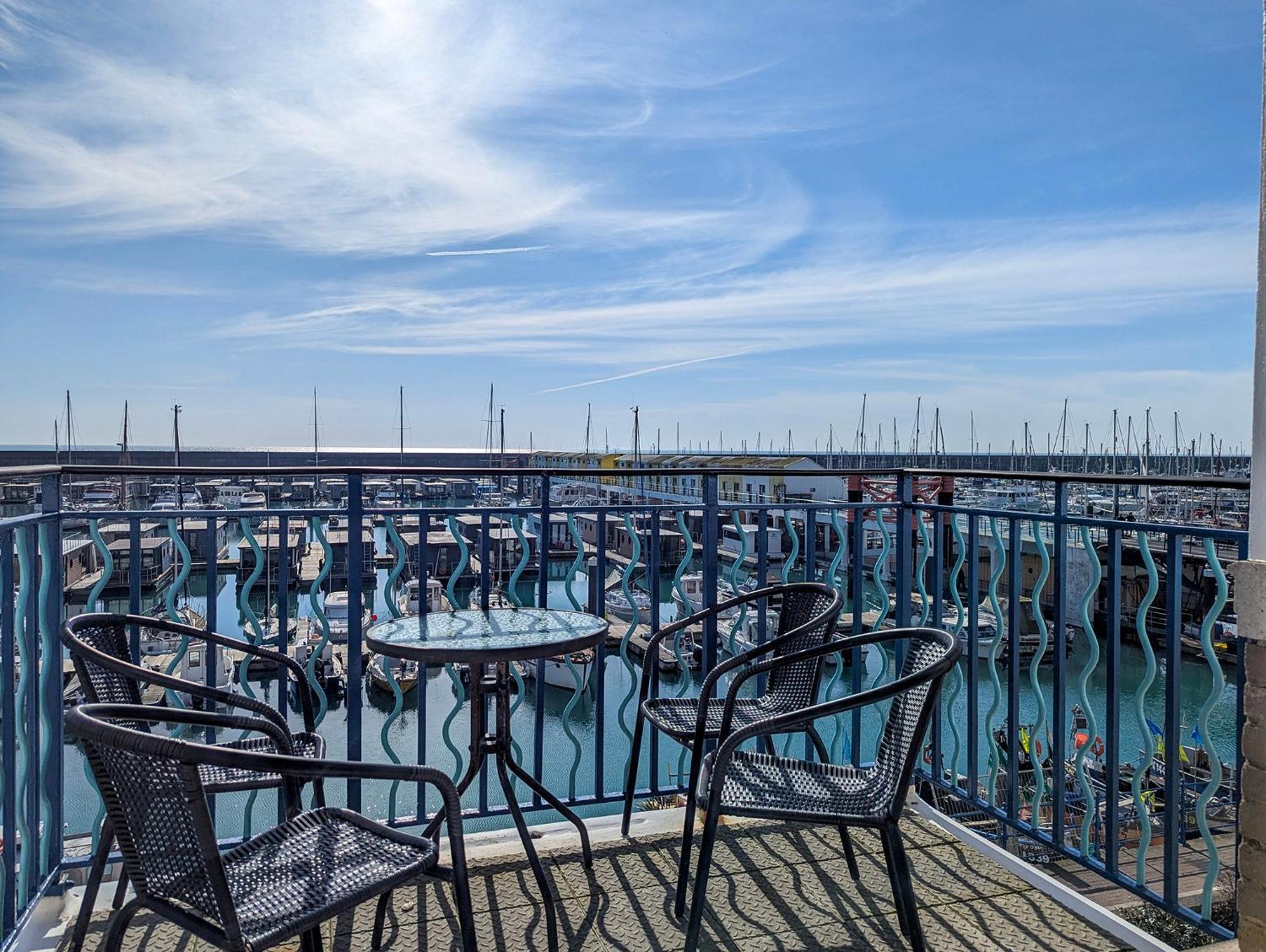 Britannia Harbour View - Parking - By Lets Apartment Brighton