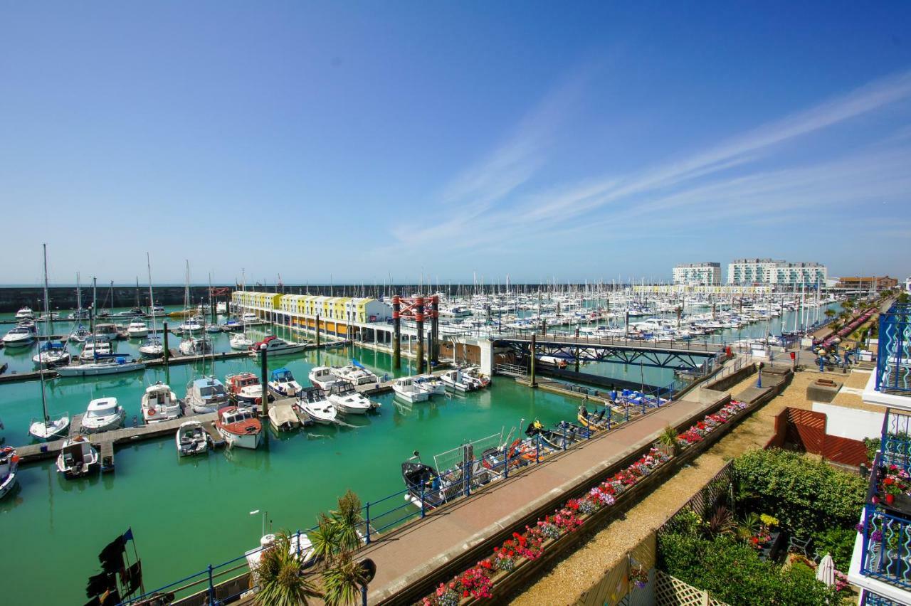 Apartment Britannia Harbour View - Parking - By Lets *
