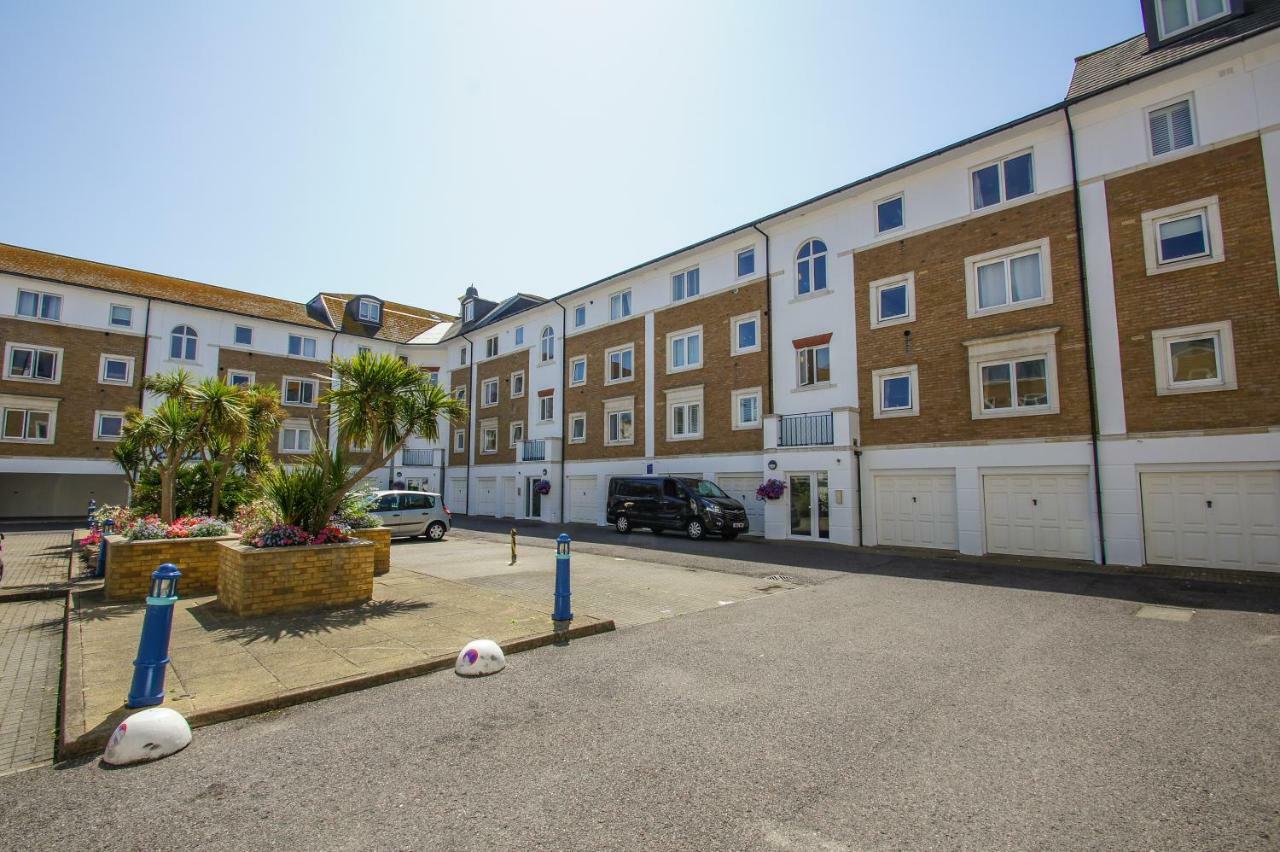 Apartment Britannia Harbour View - Parking - By Lets Brighton